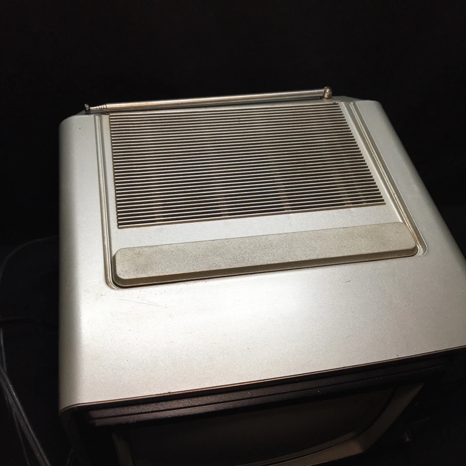 1983 RCA ColorTrak 9" Cube TV Model EJR 295S - Read Description - Image 3 of 4