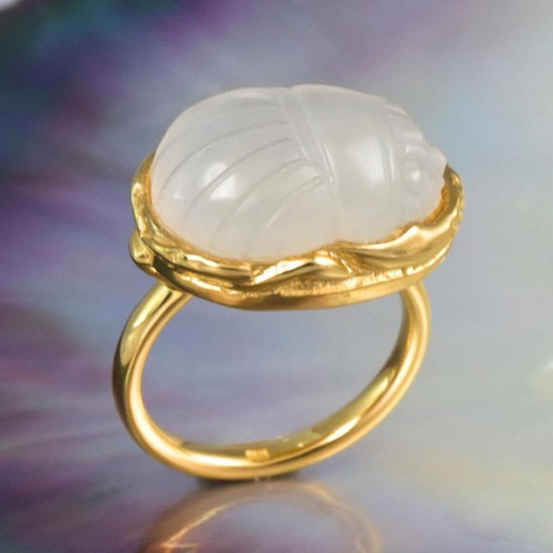 Egyptian Scarab Ring US size 8 Gold Vermeil Sterling Chalcedony Carving 9.21 g