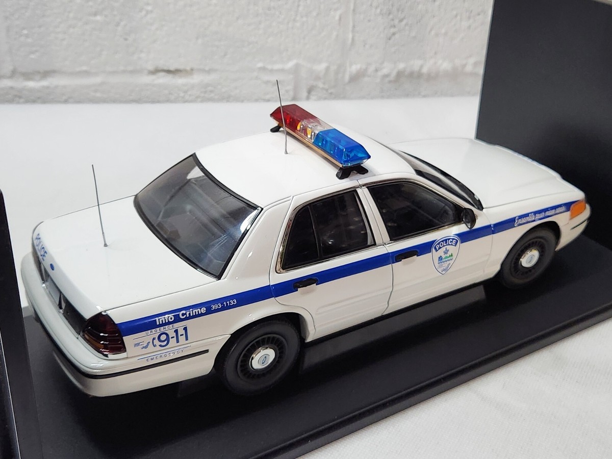 Autoart 1/18 CROWN VICTORIA POLICE パトカー Amazon | オートアート フォード クラウンビクトリア ポリスカー