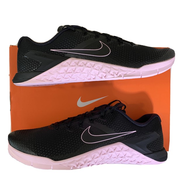 nike metcon black and pink