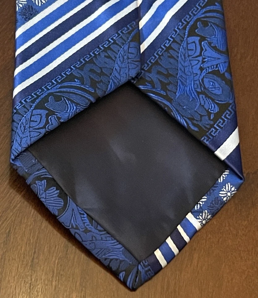 Gravata masculina Avanti Uomo azul feita à mão 100% poliéster feita na China - Imagem 2 de 4