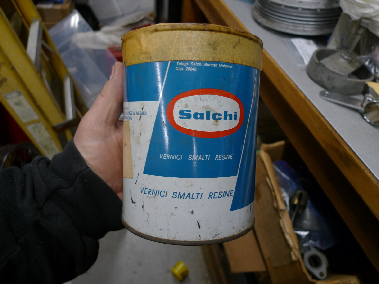 NOS FERRARI CAN OF VINTAGE RACING RED PAINT
