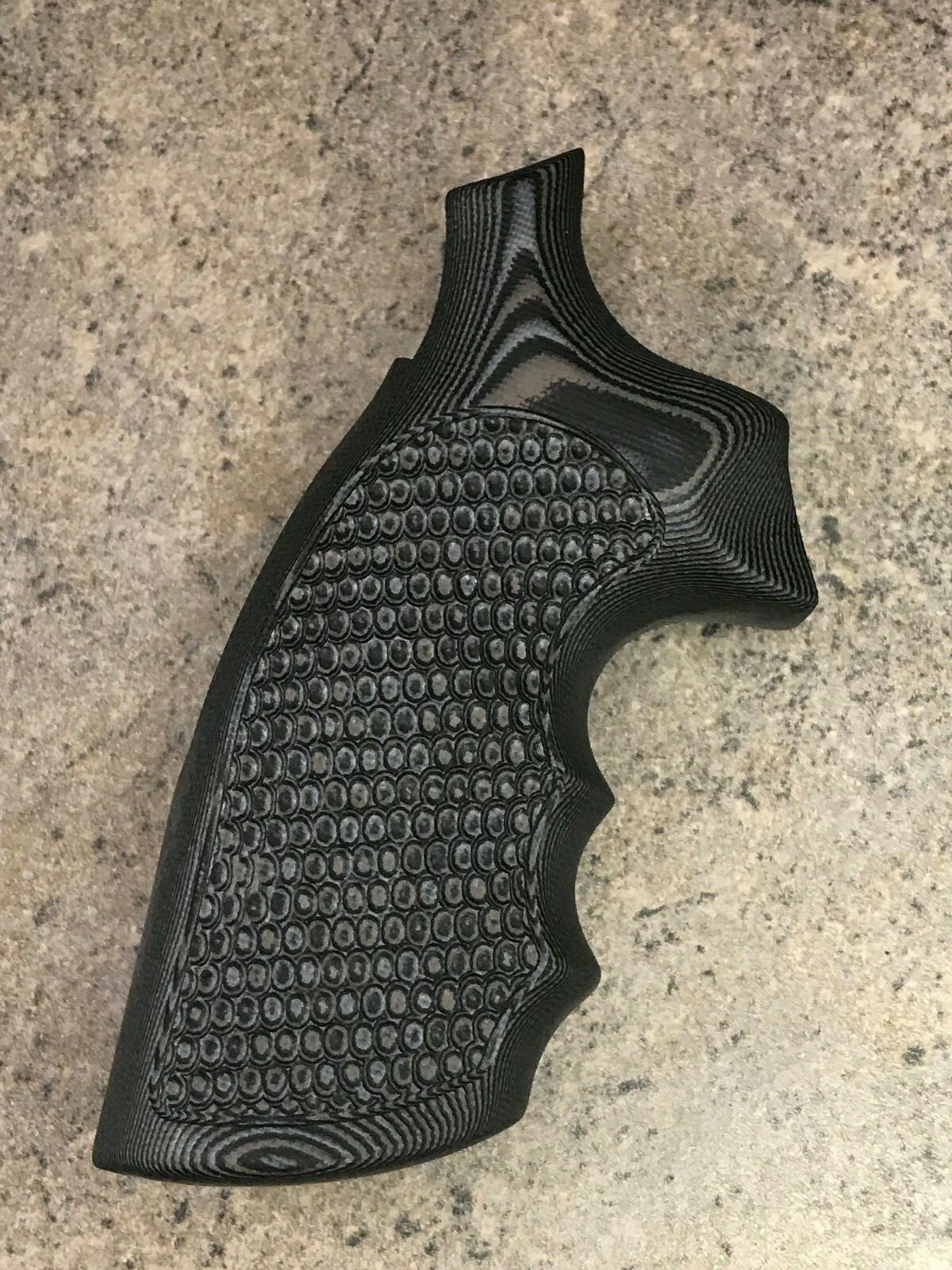 Hogue Piranha G10 Grip for S&W K&L Frame Rnd Butt Conv Finger Groove G-Mas Blk/G