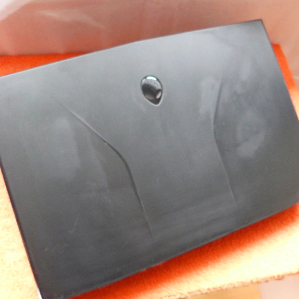 XL SET Alienware M17x R3 HIGHEND 17 Zoll GAMING l 16GB RAM l 2TB SSD HDD Core i7 - Bild 2 von 4