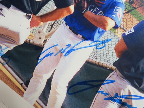 IVAN RODRIGUEZ JOSE CANSECO ORLANDO GOMEZ SIGNED 8.5 x 11 BASEBALL PHOTO JSA COA - Picture 2 of 6