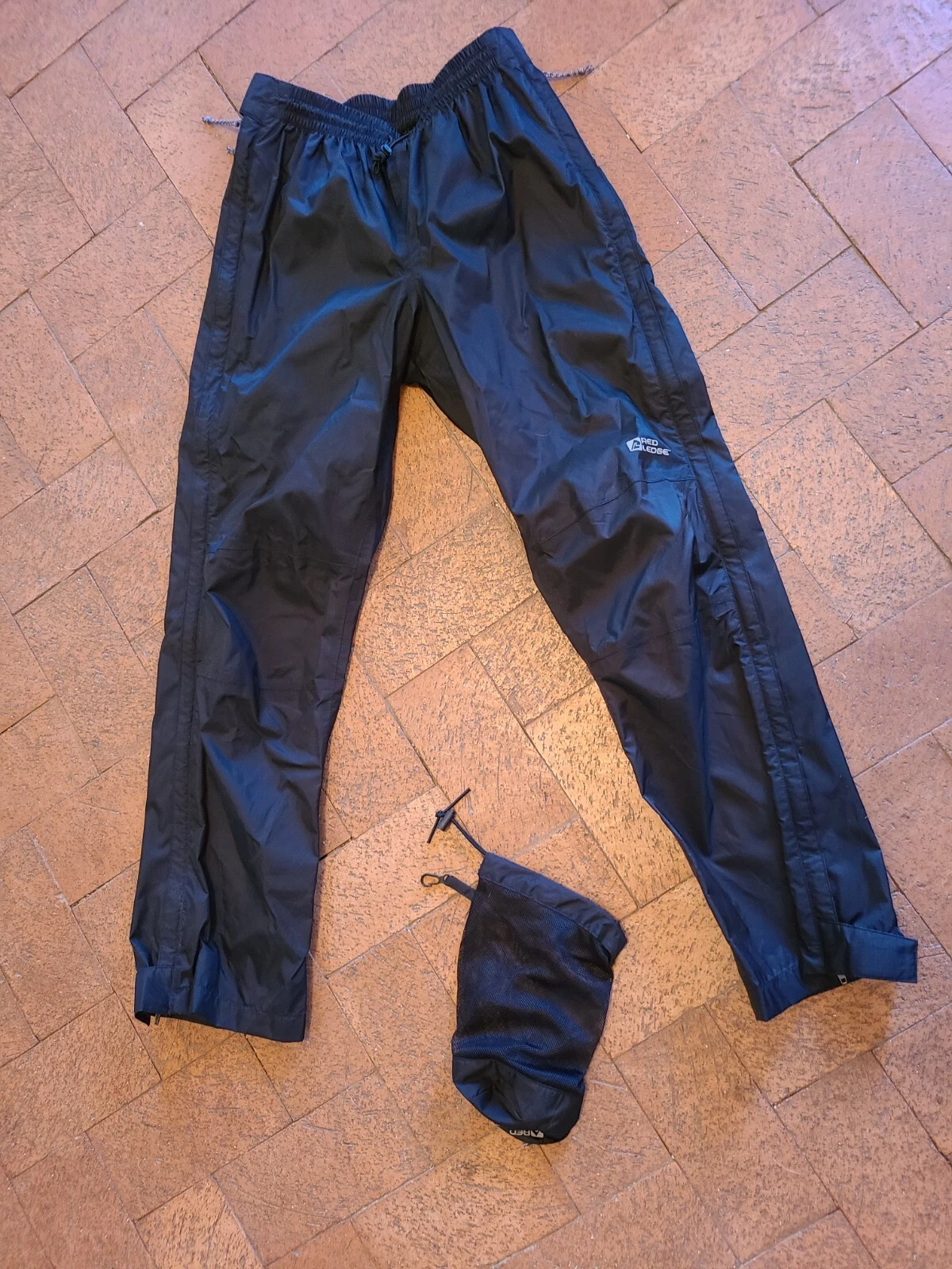 Red Ledge Men’s Black Full Side Zip Outdoor Rain Pants Size: XS A083-W