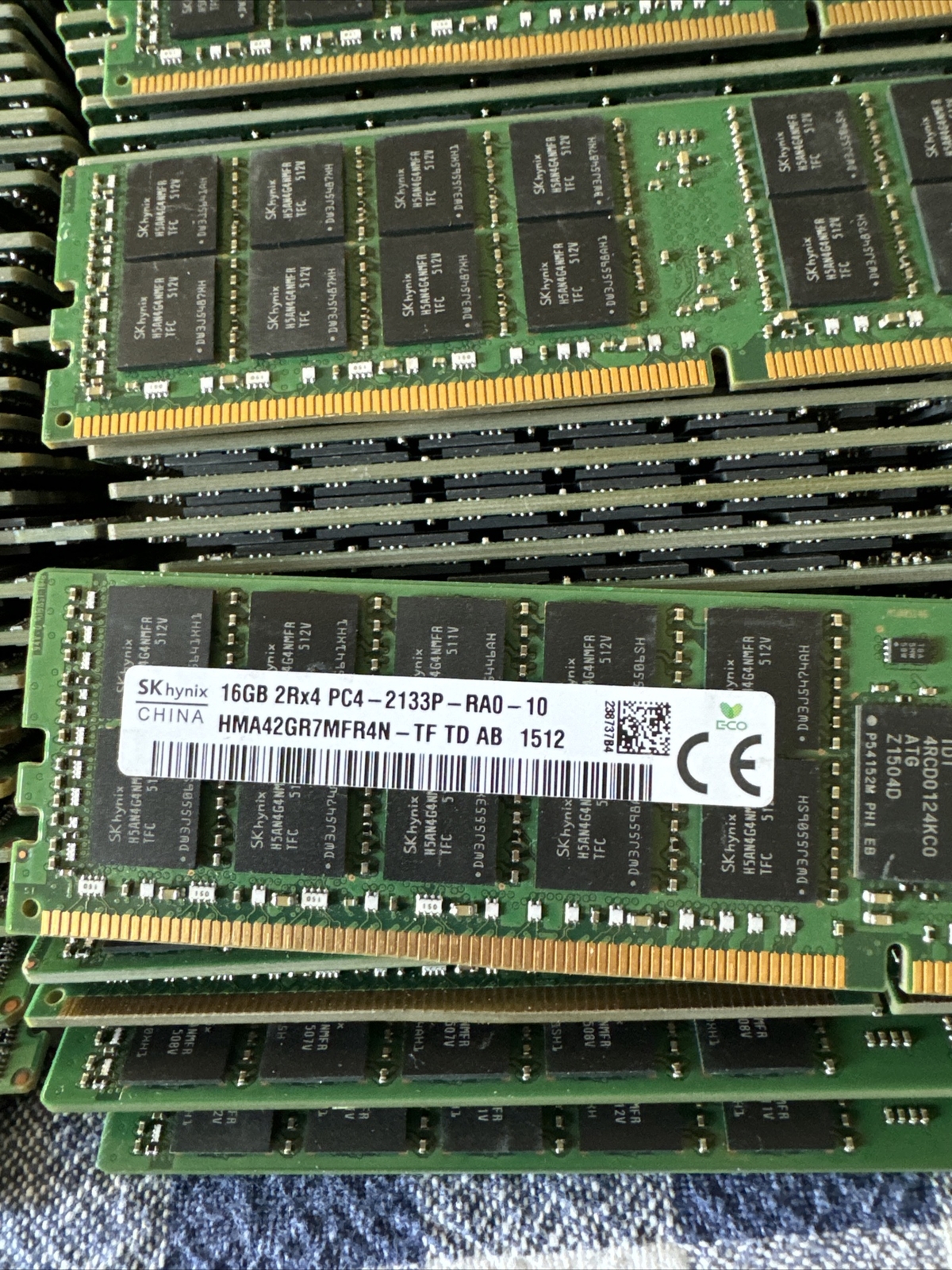 1 Of 75 Hynix HMA42GR7MFR4N-TF 16GB DDR4-2133P 2Rx4 PC4-17000P Server ...