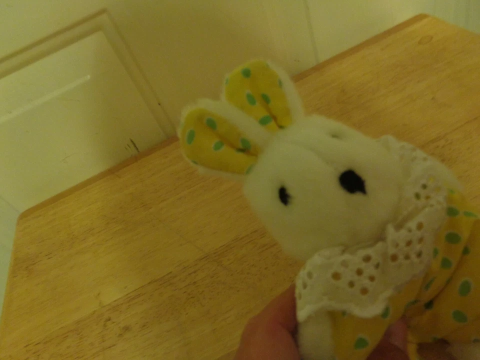 IKEA KLAMMIG BEBÉ CONEJITO DE PASCUA CONEJO AMARILLO VERDE LOVEY PELUCHE MUÑECA FIGURA JUGUETE Foto 2 de 4
