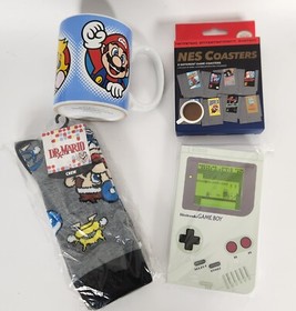 Pacchetto regalo Nintendo Mario Bros tazza Gameboy notebook NES set sottobicchieri Dr Socks