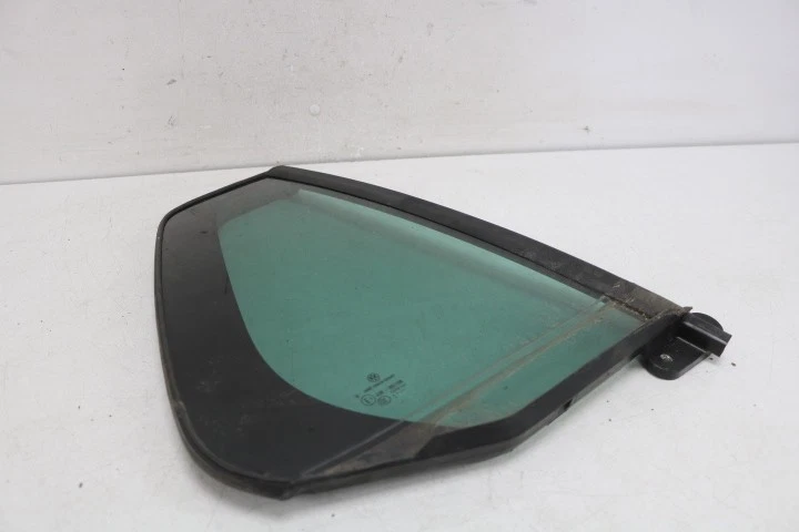 Cristal de privacidad fijo trasero derecho VW Golf 7 - 5G6845214C - 2015 - Imagen 4 de 4