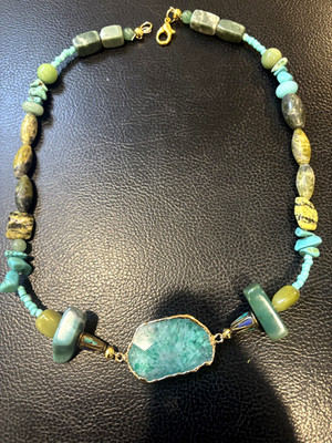 Boho Green Handcrafted Natural Stone Necklace Choker 20 inch