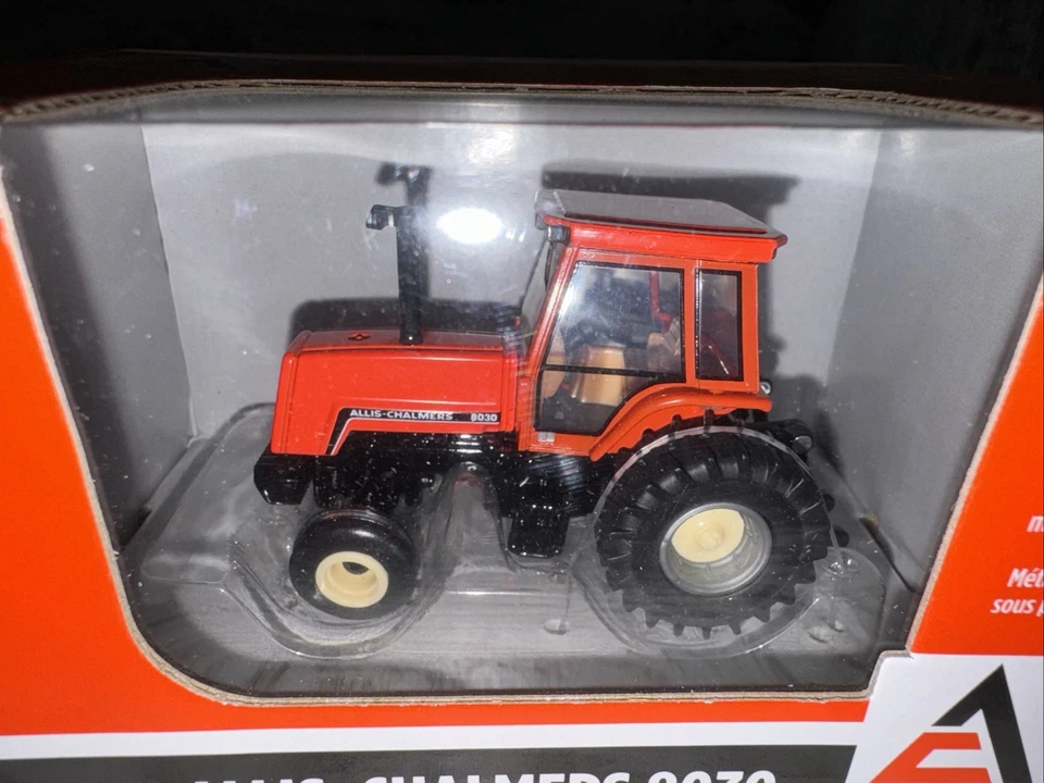 1/64 Scale Allis Chalmers 8030 2WD Tractor With Cab Die-Cast Ertl - Image 2 of 4