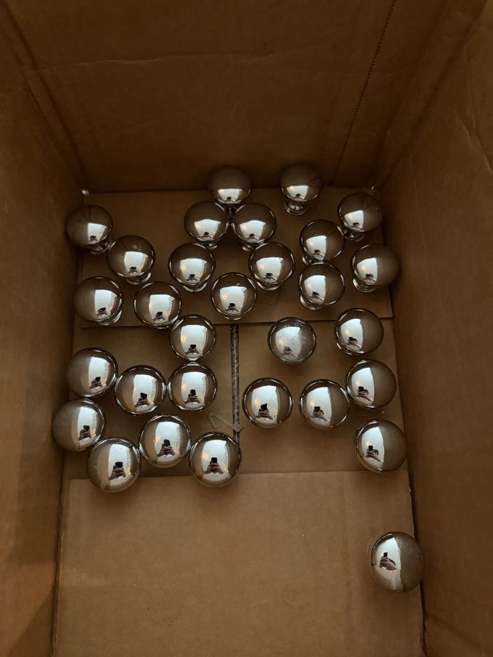 Baldwin Lot Of 30 Chrome Cabinet Knobs - Image 2 of 4