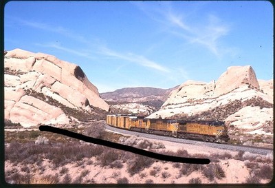 gy878 Orig. Slides Union Pacific 5762 Plus 2 Action at Canyon, CA 1-31-06