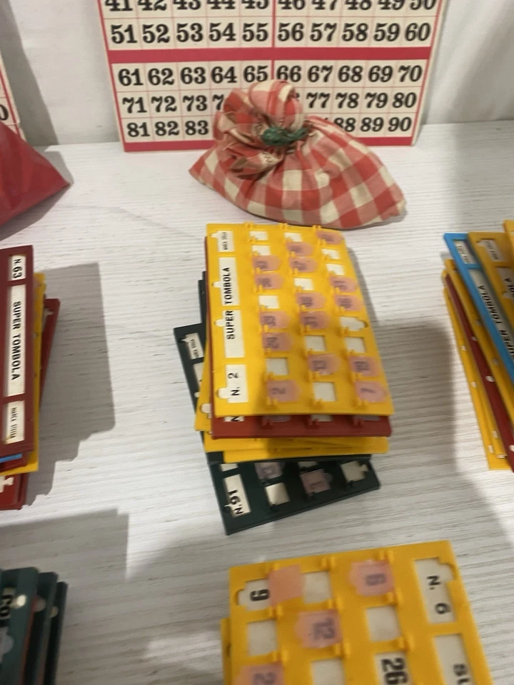 Tombola vintage: 2 tabelloni + numeri + 66 cartelle scorrevoli - Immagine 4 di 4
