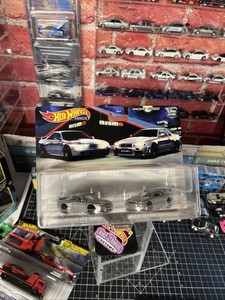 Hot Wheels Nismo ミニカー 2台セット Hot Wheels Twin 2 Pack Nissan GT-R NISMO GT3 Nissan GT-R (R35) set