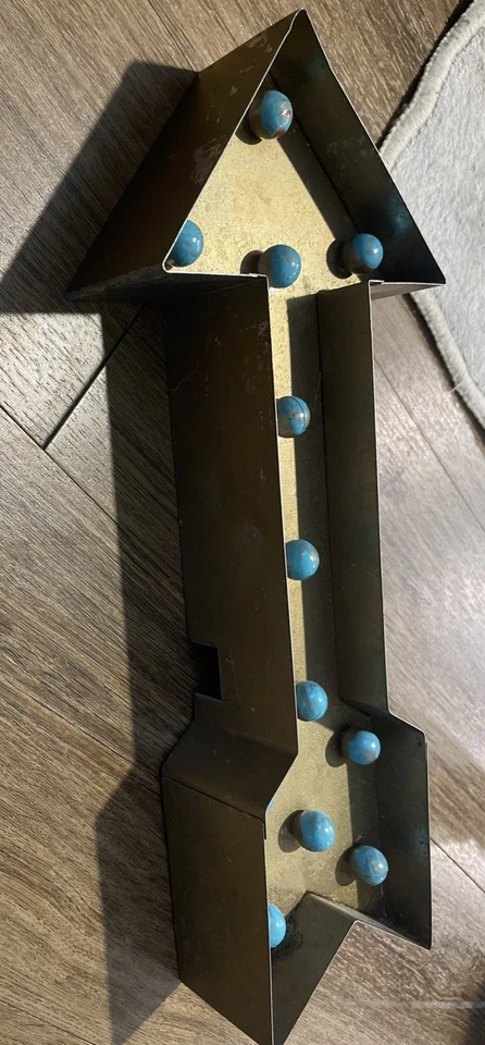 14" Vintage ARROW MARQUEE SIGN w/ Non Working LIGHTS (RUSTIC) EUC - Image 4 of 4