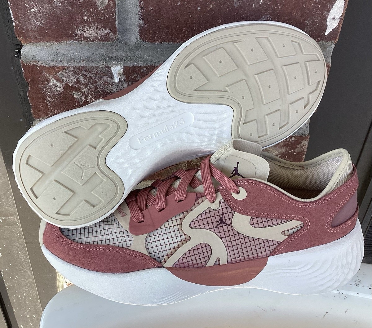WMNS Size 9 - Air Jordan Jordan Delta 3 Low Canyon Pink Rattan W