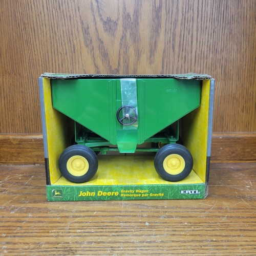 John Deere Gravity Wagon 1/16 en caja 2006 #5061N