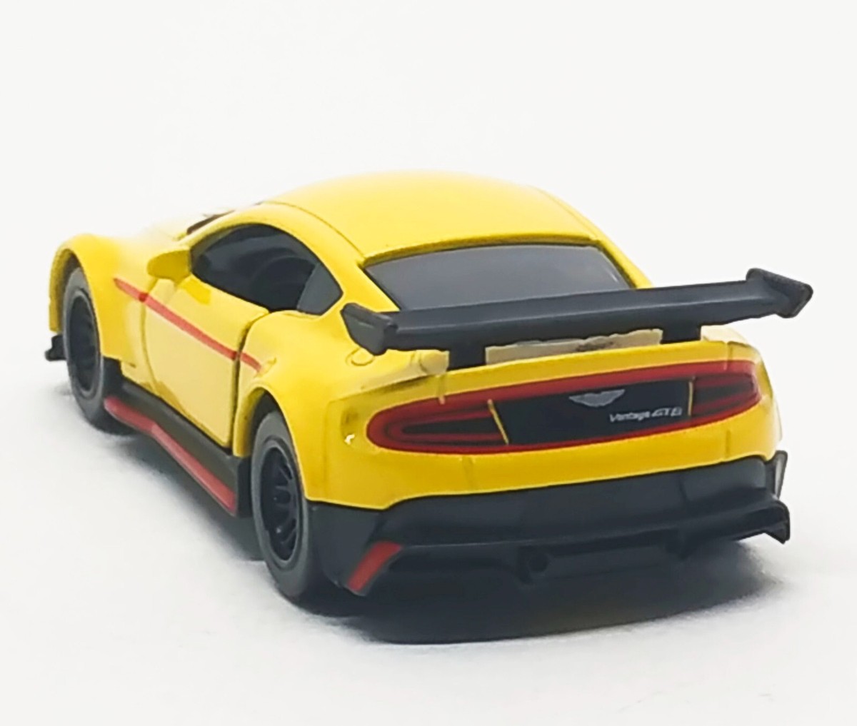 Aston Martin Vantage AMR TF Sport ミニカー Spark 1:43 Aston Martin Vantage AMR GT3 #97 24h Daytona 2021