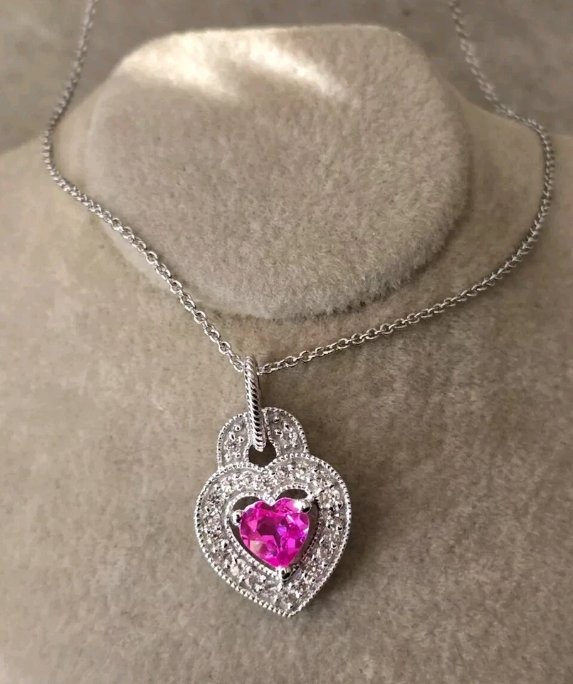 Collar colgante corazón zafiro creado en laboratorio plata esterlina Kay Jewelers JWBR  Foto 2 de 4