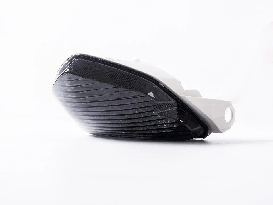 Luz trasera de freno LED señales de giro integradas de humo para Suzuki 2004-2005 GSXR750 Foto 2 de 4