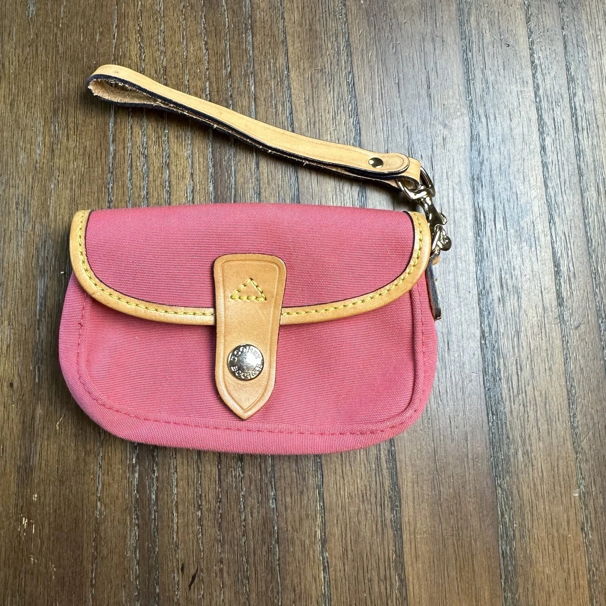Dooney and bourke small wristlet sale
