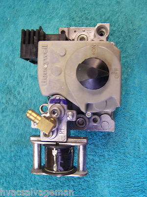 Honeywell VR8205Q2787 2 stage NAT gas valve Lennox 56M40 56M4001