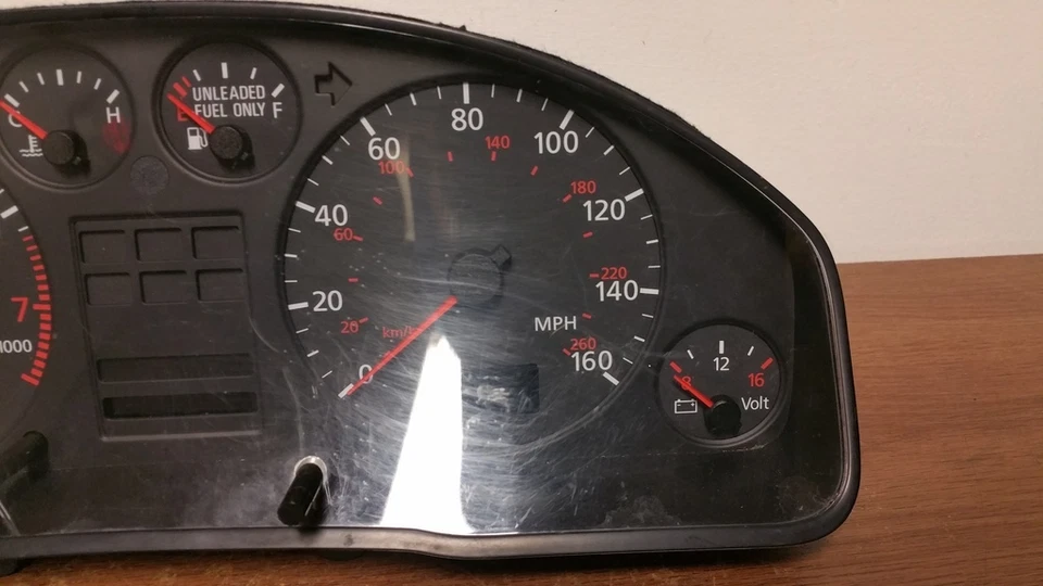 Audi A4 1999 cuadro de instrumentos kilometraje desconocido Foto 4 de 4