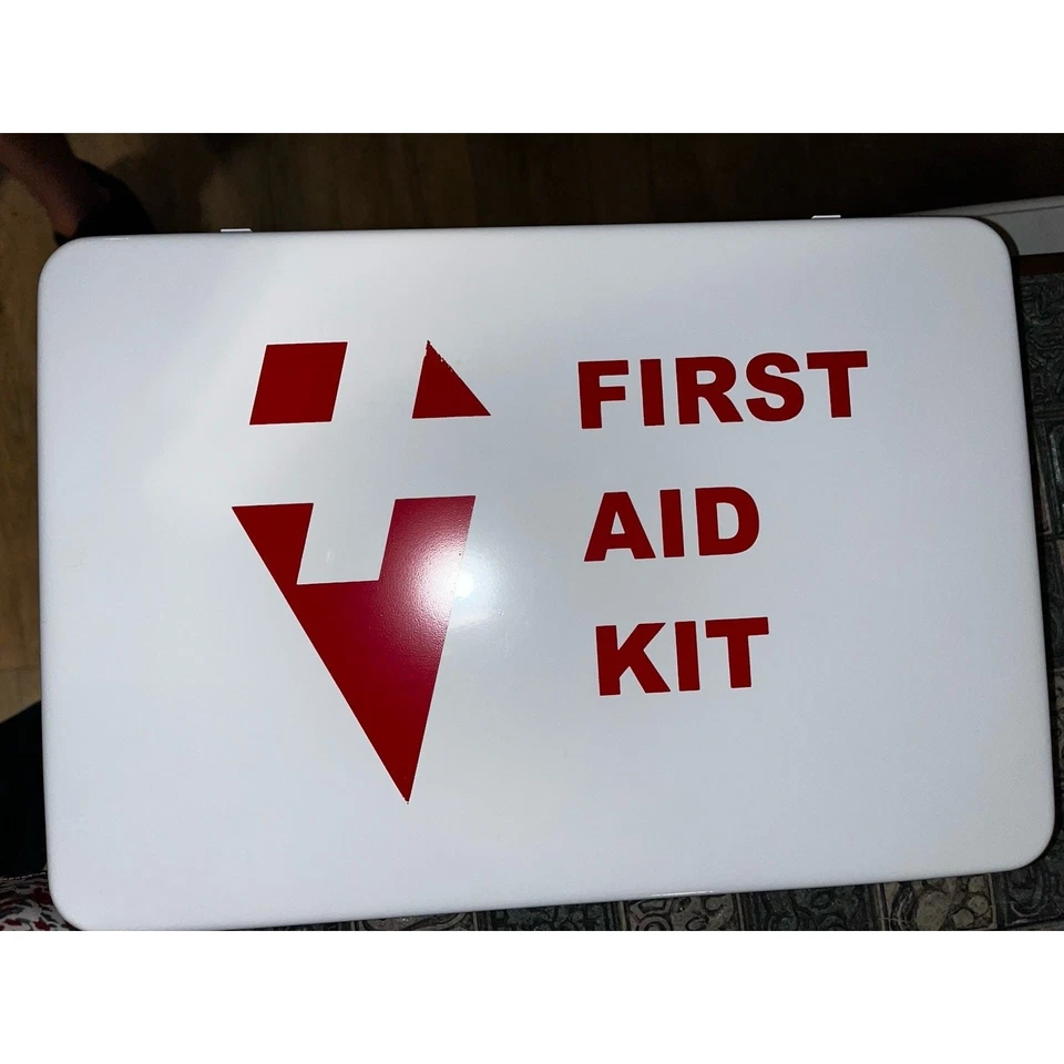 Kit de primeros auxilios vacío caja colgante de pared contenedor de metal comercial fábrica industrial Foto 3 de 4