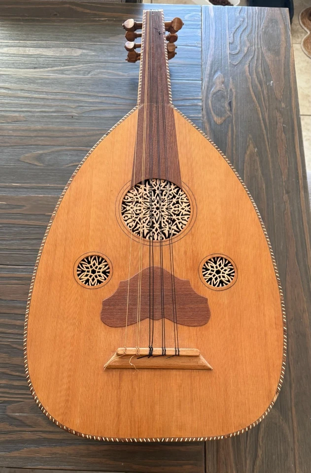 Instrumento de cuerda turco árabe con respaldo de tazón de laúd Oud a rayas hecho a mano arte musical Foto 4 de 4