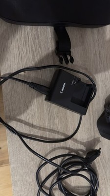Canon EOS 2000d mit Tasche Ohne Objektiv Sehr Guter Zustand