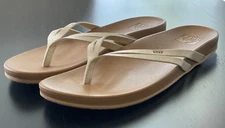 REEF Thong Flip Flops / Sandals Metallic Gold Leather Straps Wms Size 10 EUC
