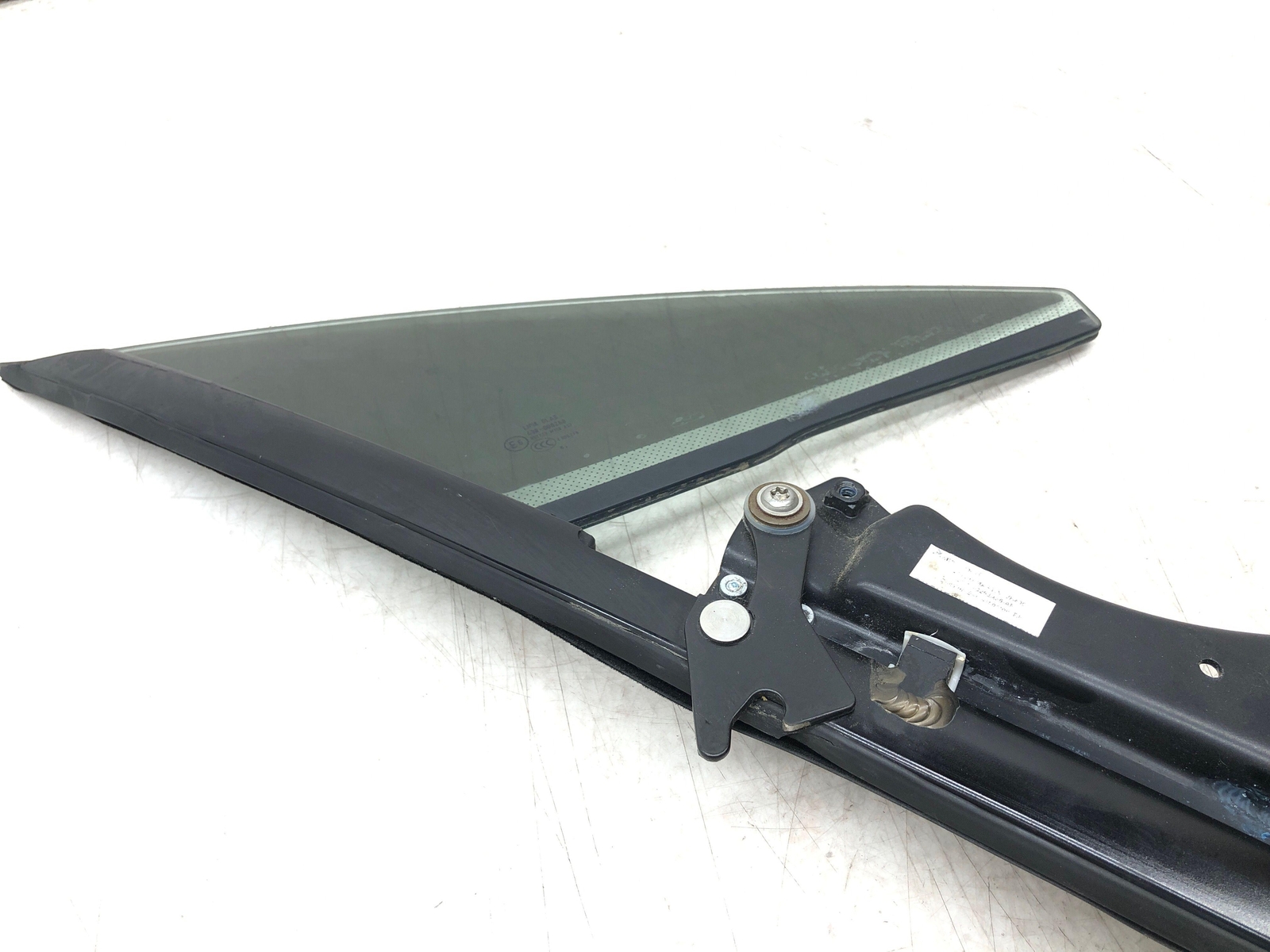 2010 - 2020 ASTON MARTIN RAPIDE RIGHT FRONT DOOR CORNER WINDOW AD43-C262A36-AF