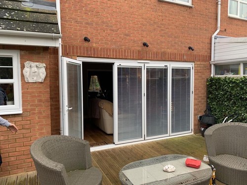 4m x 2,1m, NEU Qualität Aluminium Doppelfalttüren inkl. Glas 4 Paneele. MIT JALOUSIEN - Bild 3 von 11