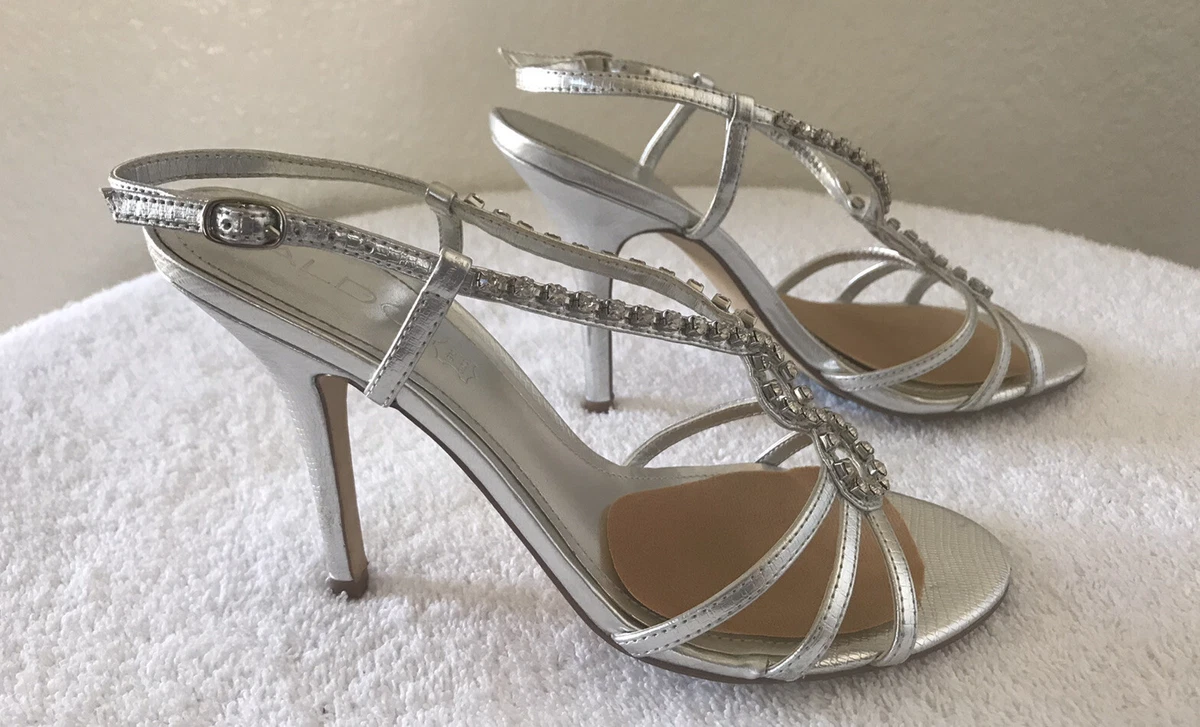 Share more than 154 famous footwear silver heels best esthdonghoadian