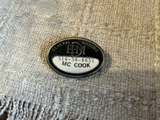 RARE VINTAGE GENERAL MOTORS ELECTRO-MOTIVE DIVISION RAILROAD EMD EMPLOYEE BADGE