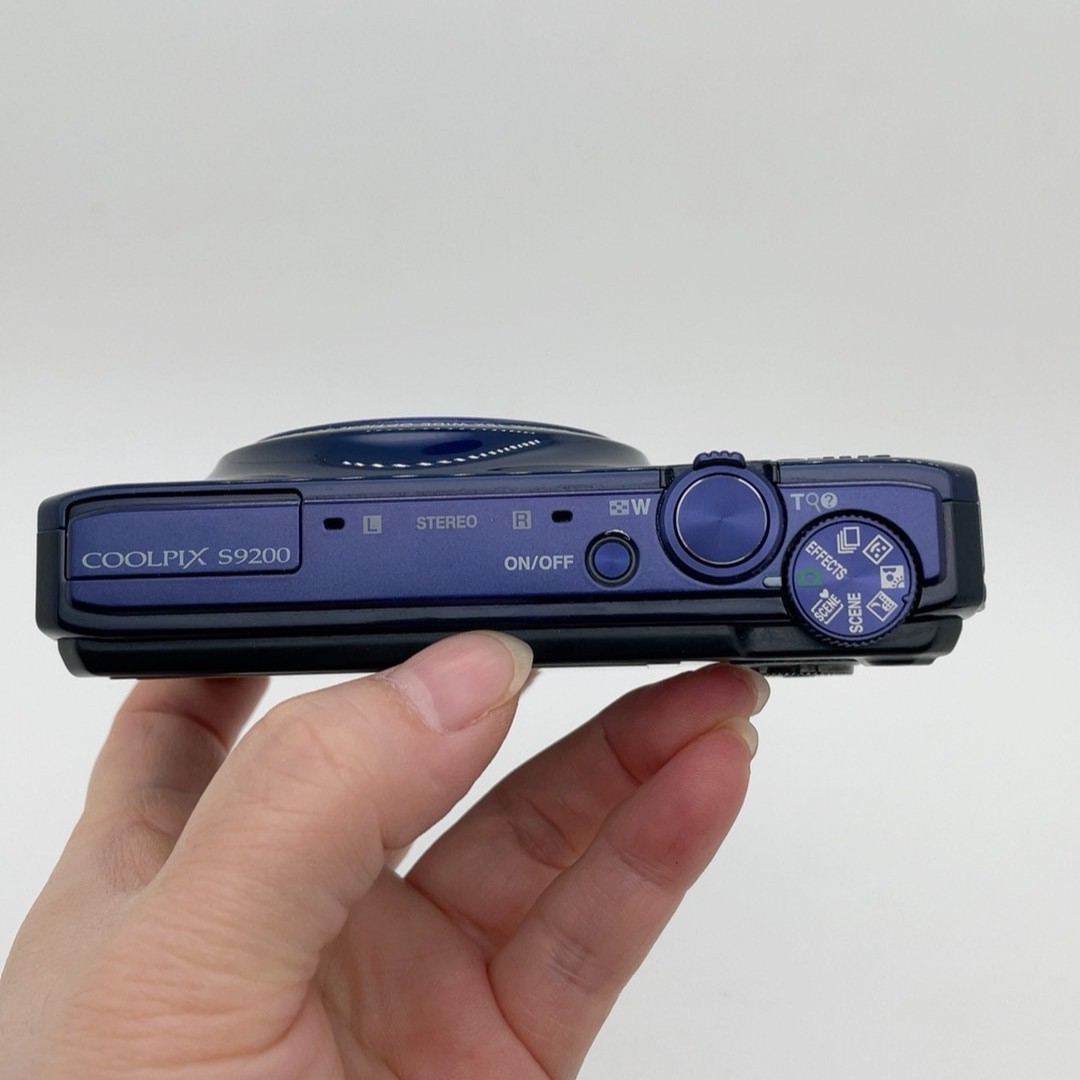 Nikon COOLPIX S9200 Digital Camera 16MP 18x Optical Zoom Built-in