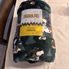 Peanuts Snoopy Christmas Oversized Throw Blanket Green Big One Soft Plush 60x72
