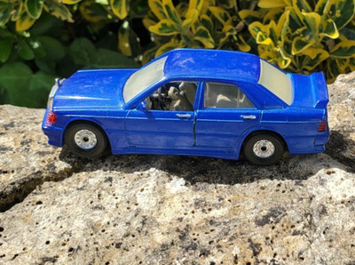 Diecast 1:36 Corgi Mercedes 190E Modellauto in Top Zustand