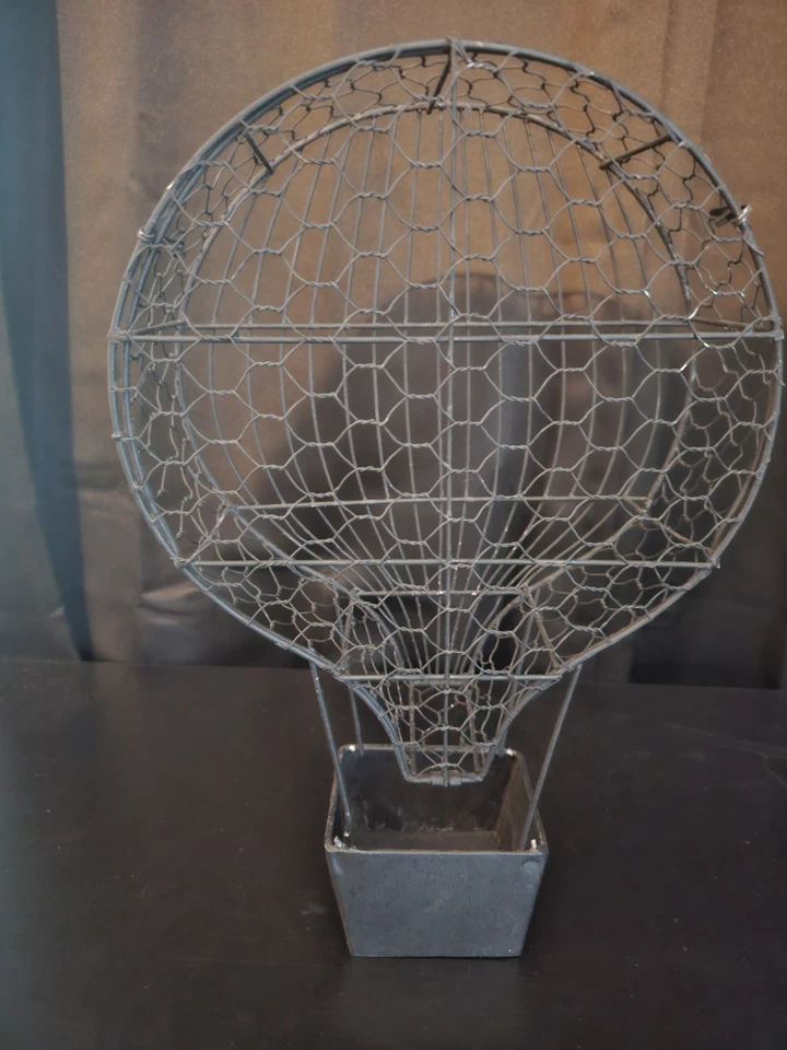 Juego de seis centros de mesa de globo de aire caliente de alambre. Bisagras para rellenar Wicked, OZ- 12" Foto 2 de 4