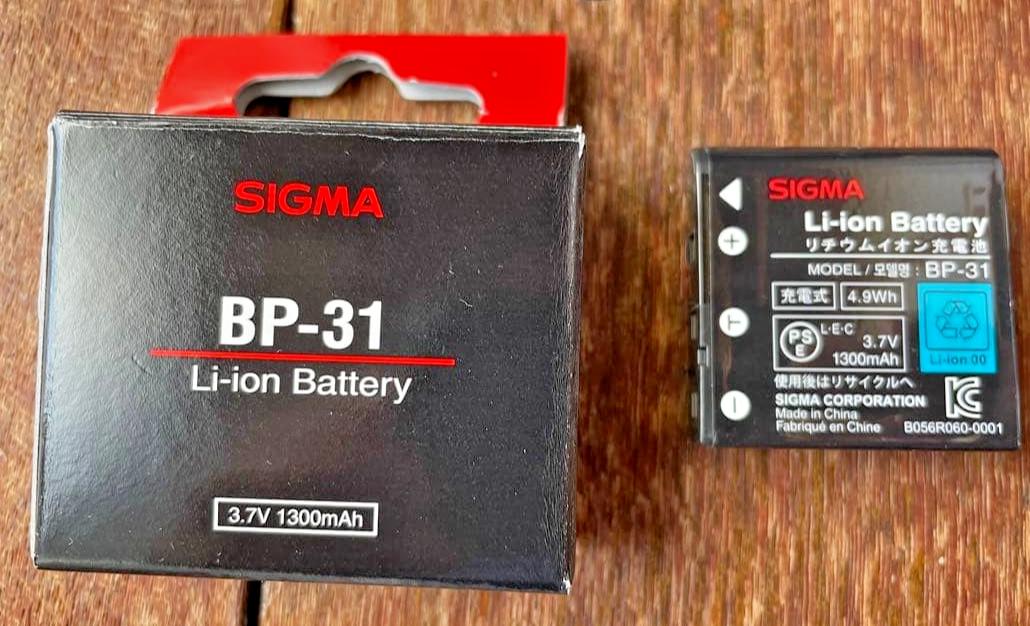Sigma DP1x Compact Digital Camera Foveon X3 Sensor Original Boxed
