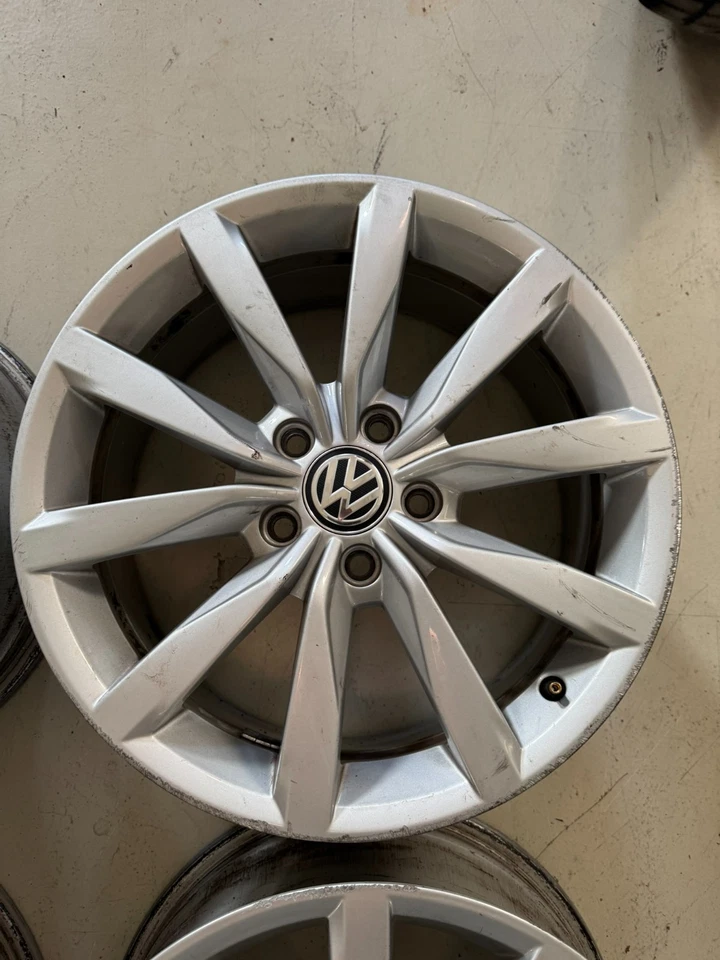 SET 4 cerchi lega volkswagen golf serie 6-7-8 tiguan t-roc "17 7.0J 5x112 ET 49 - Imagen 4 de 4
