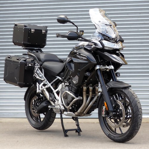 2022 TRIUMPH TIGER 1200 GT PRO. STUNNIING MOTORCYCLE. JUST 3,180 MILES. - Picture 2 of 20