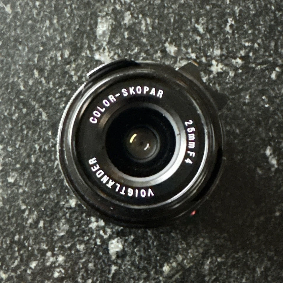 Voightlander COLOR-SKOPAR 25mm F/4 Leica M Mount - Image 4 of 4