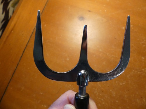 Vintage Carving Fork Meat Holder 3-Prong Trident Style Kitchen Tool 6 3/4" Long - Picture 4 of 6