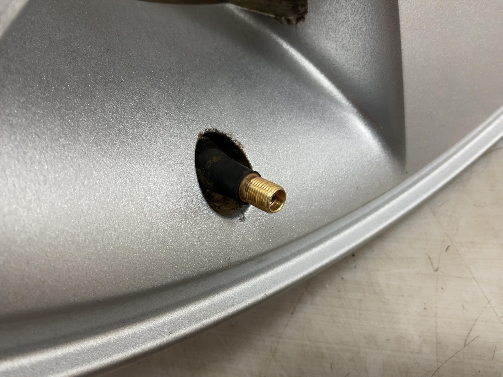 Jeep TJ Wrangler Rubicon B-Grade Moab Aluminum Wheel Rim 16x8 2003-06 054516 thumbnail 3