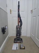 Shark Lift-Away Corded Vacuum Cleaner (pet hair/anti hair wrap) NZ801UKT