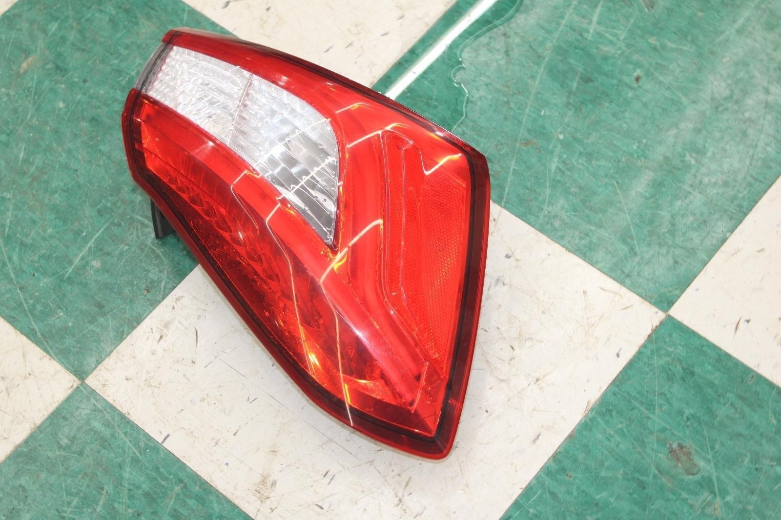 Maserati Ghibli 2014-2020 Left Tail light