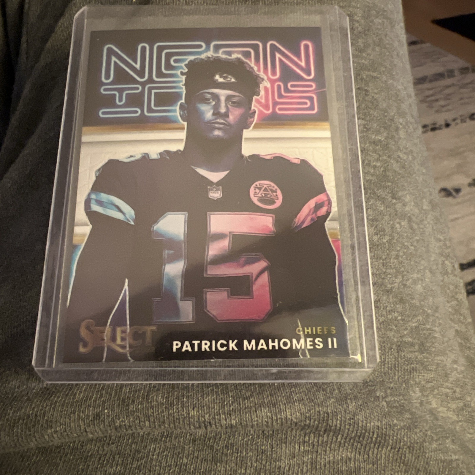 Patrick Mahomes 2022 Panini Select Neon Icons #NI-3